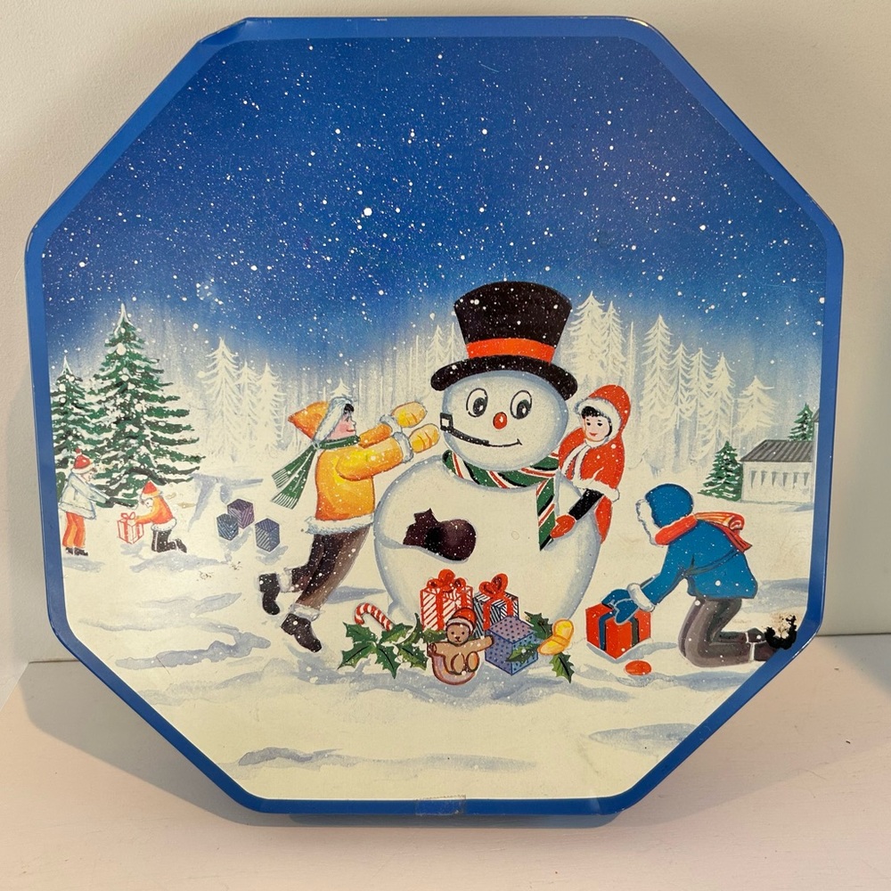 Vintage Retro Woolworth Winter Scene Snowman Holiday Christmas Tin